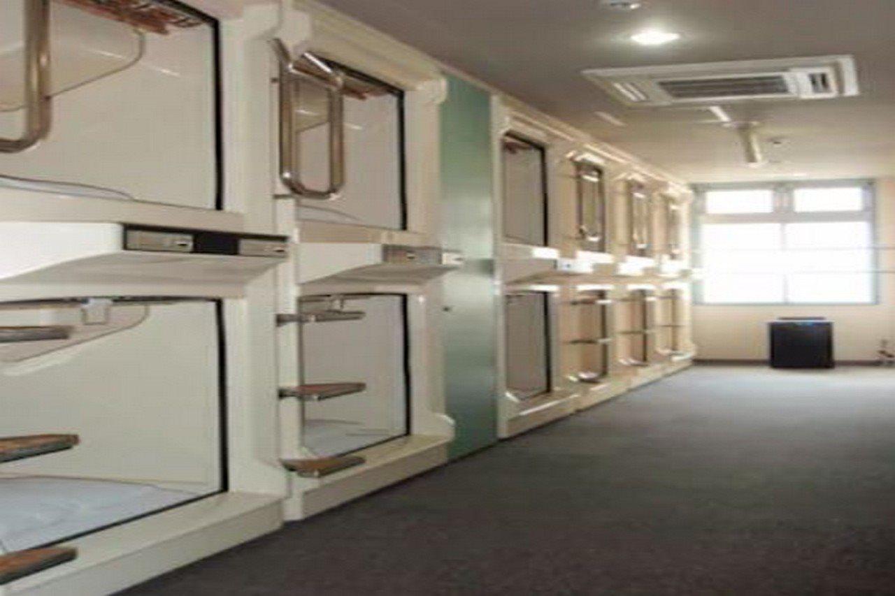 Capsule Hotel Kobe Sannomiya (Adults Only) Buitenkant foto