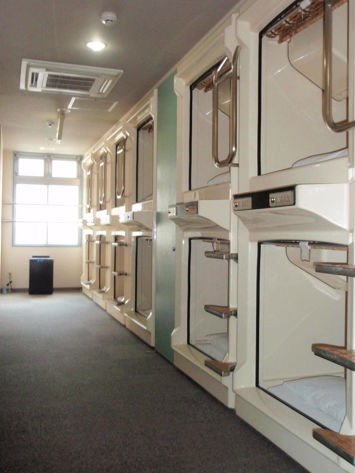 Capsule Hotel Kobe Sannomiya (Adults Only) Buitenkant foto