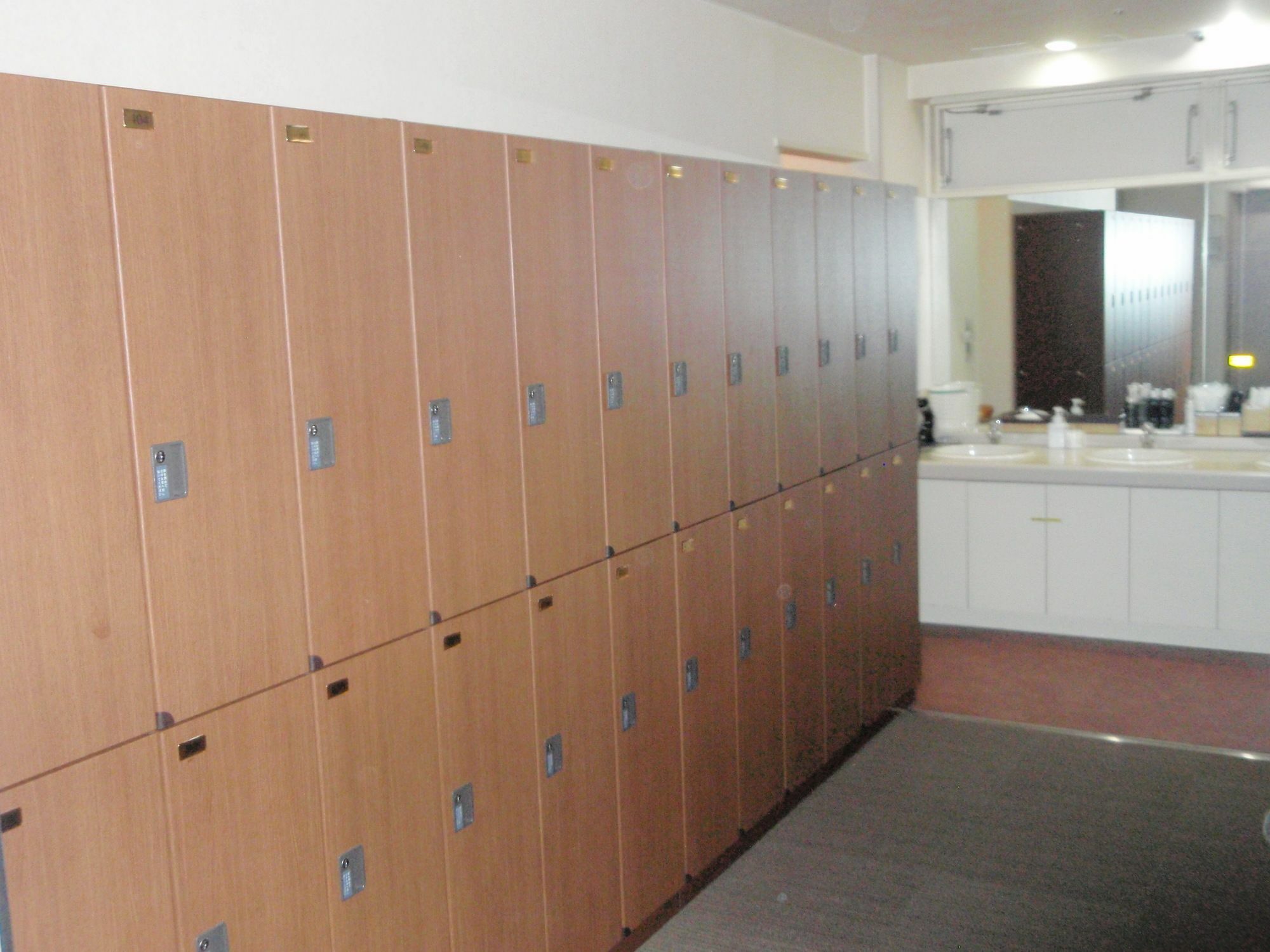 Capsule Hotel Kobe Sannomiya (Adults Only) Buitenkant foto